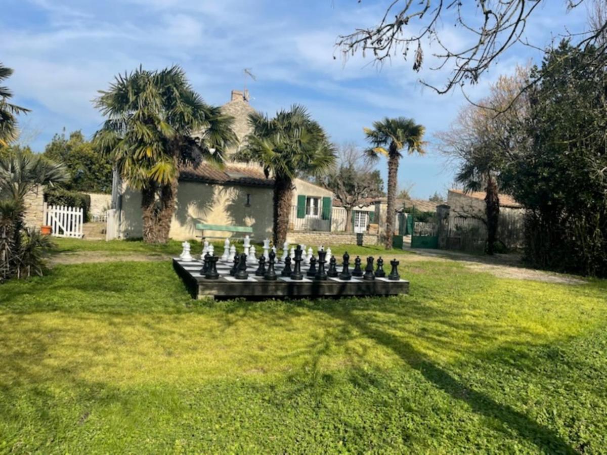 Le Chai Maison De Charme Pour Tribu Joyeuse Le Chateau-d'Oleron Exterior foto