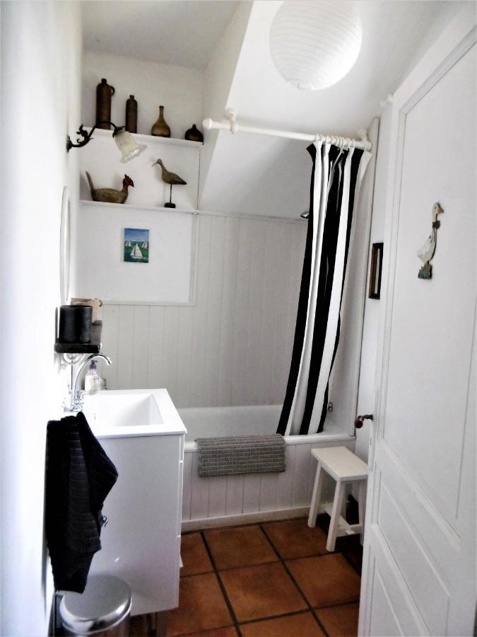Le Chai Maison De Charme Pour Tribu Joyeuse Le Chateau-d'Oleron Exterior foto